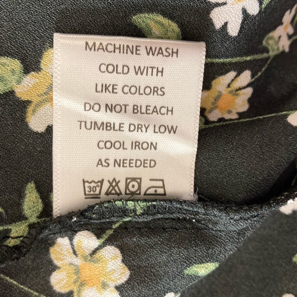 Girl Soul black and daisy empire waist maxi dress w/ smocked back & puff sleeves - Picture 8 of 8